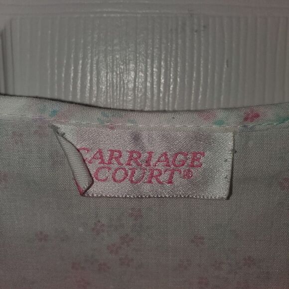 VINTAGE COTTON CARRIAGE COURT EYELETSCALLOPED EDGE NECKLINE & LACE RUFFLE SMALL - Picture 4 of 5